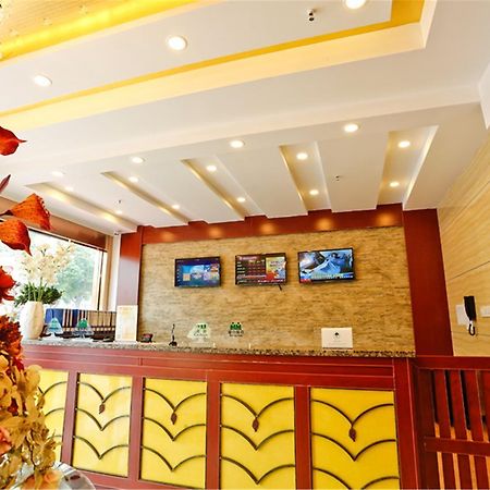 格林联盟上海崇明县八一路步行街酒店 外观 照片